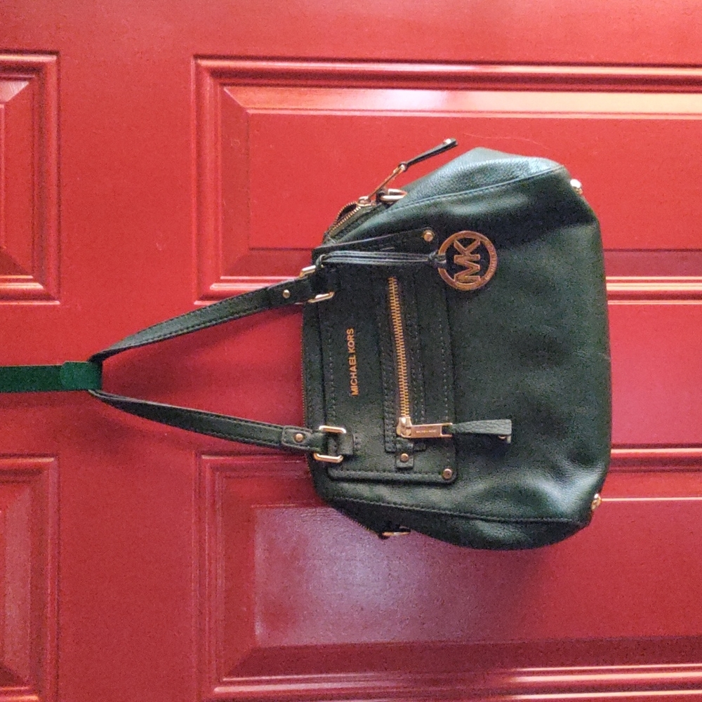 Authentic MICHAEL Michael Kors hand bag with wallet